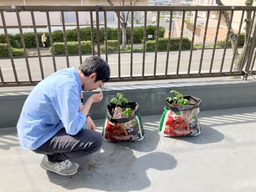 土を感じている垂水店センター長